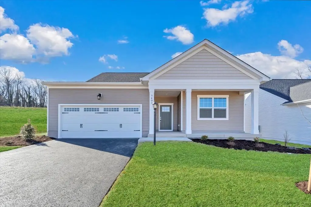 7401 King's Pointe Dr, Radford, VA 24141 - #1