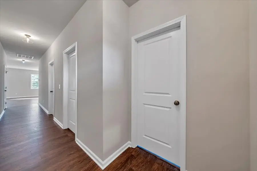 7401 King's Pointe Dr, Radford, VA 24141 - #3