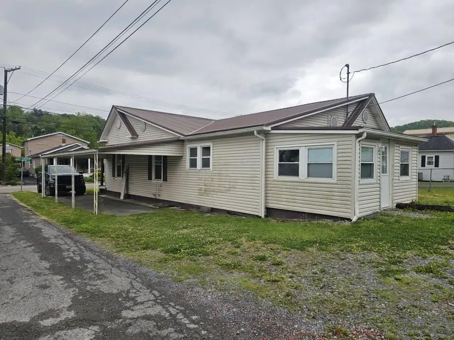 419 KENTS RIDGE RD, Richlands, VA 24641 - #3
