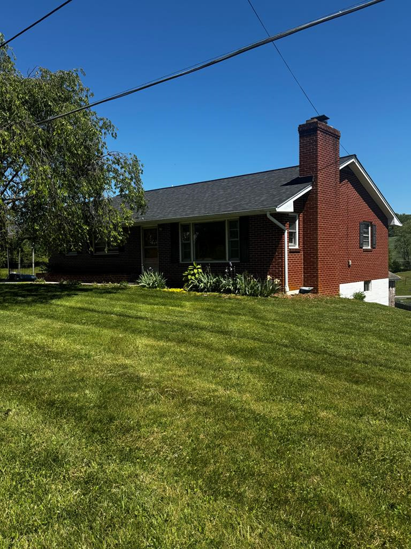 801 Adwolfe Road, Marion, VA 24354