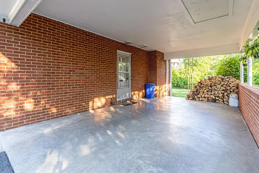 190 Crestview Drive, Abingdon, VA 24210 - #3