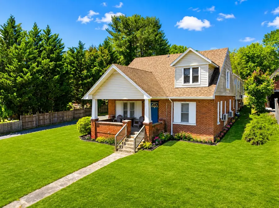 508 Stuart Dr, Galax, VA 24333 - #2