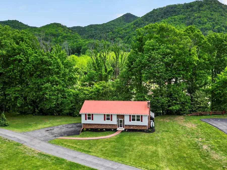142 Backer Lane, Damascus, VA 24236 - #3
