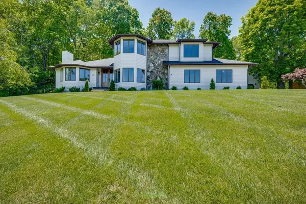 390 Winterham Dr, Abingdon, VA 24211