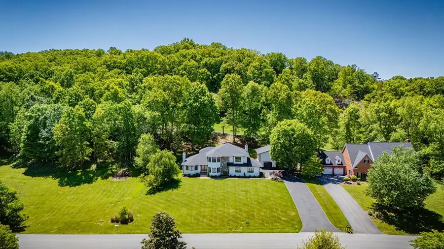 390 Winterham Dr, Abingdon, VA 24211 - #2