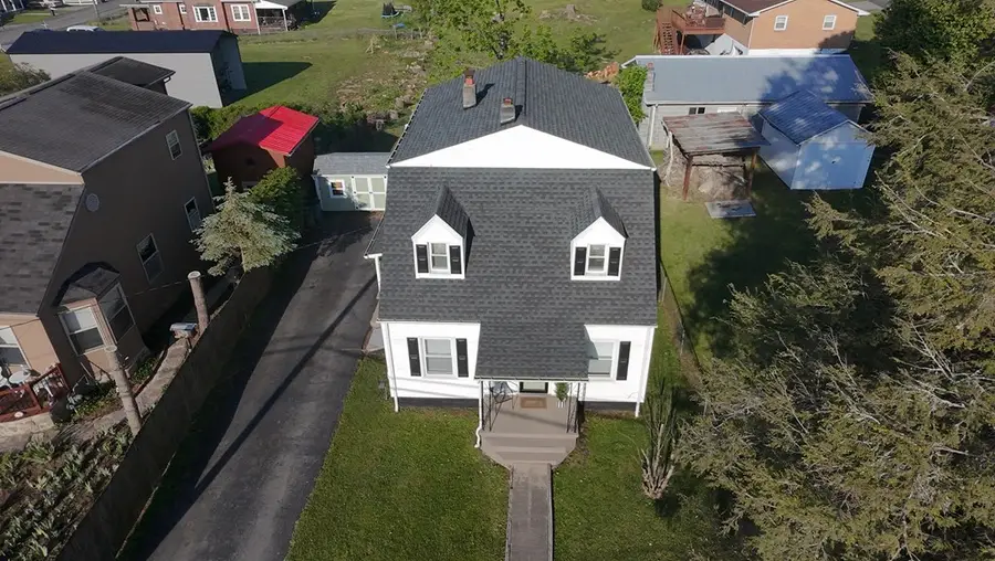 316 Groseclose St., Marion, VA 24354 - #2