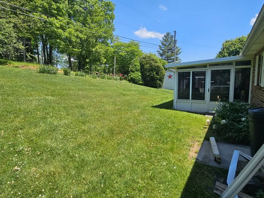 122 LAWSON LANE, Cedar Bluff, VA 24609 - #3