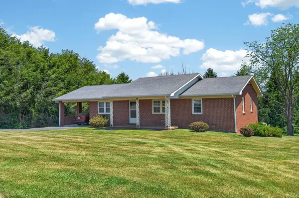 114 Wilkinson Dr., Hillsville, VA 24343
