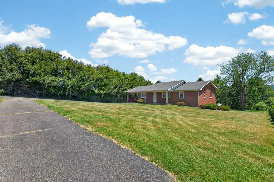 114 Wilkinson Dr., Hillsville, VA 24343 - #3
