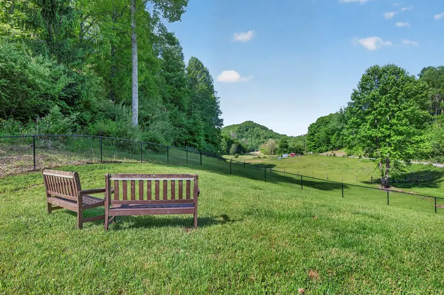 520 Mountain Lake Dr., North Tazewell, VA 24630 - #3