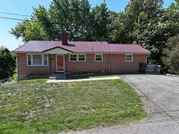 101 Hillcrest Court, Stuart, VA 24171