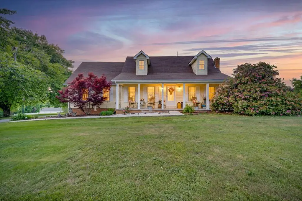 33307 Graceland Ln, Glade Spring, VA 24340 - #1