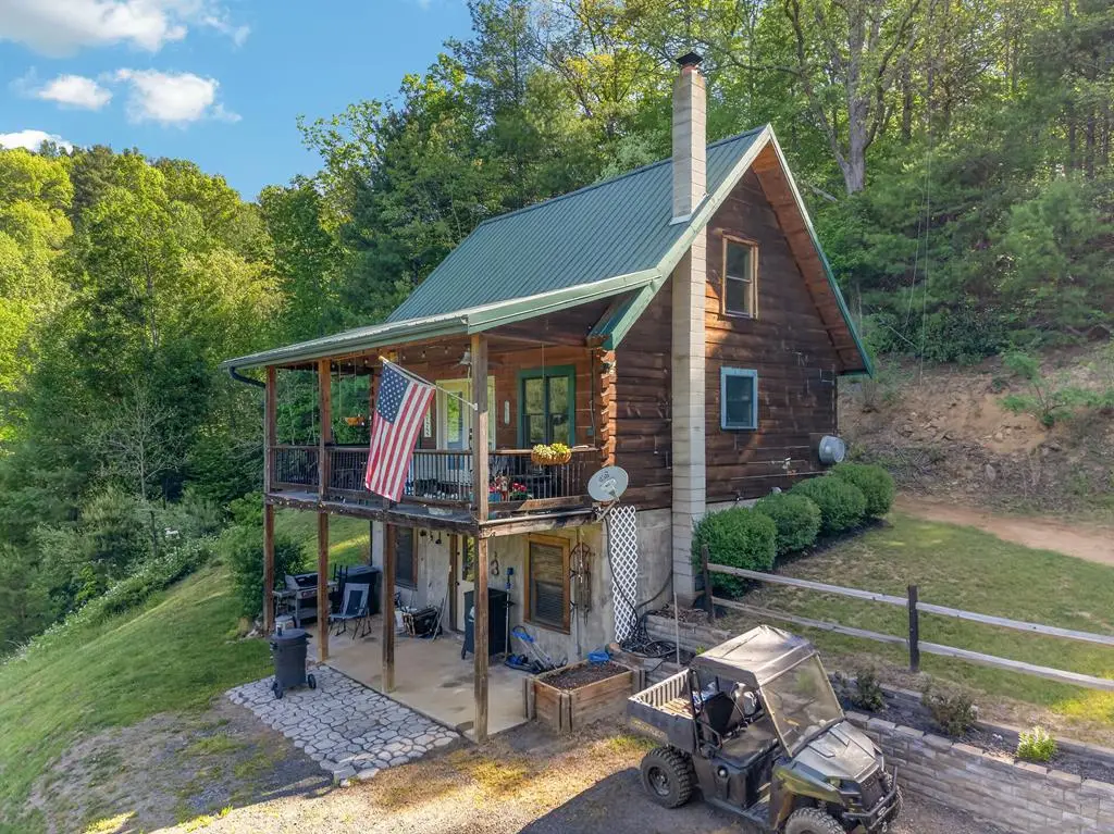 45 Up The Creek Ln, Hillsville, VA 24343 - #1