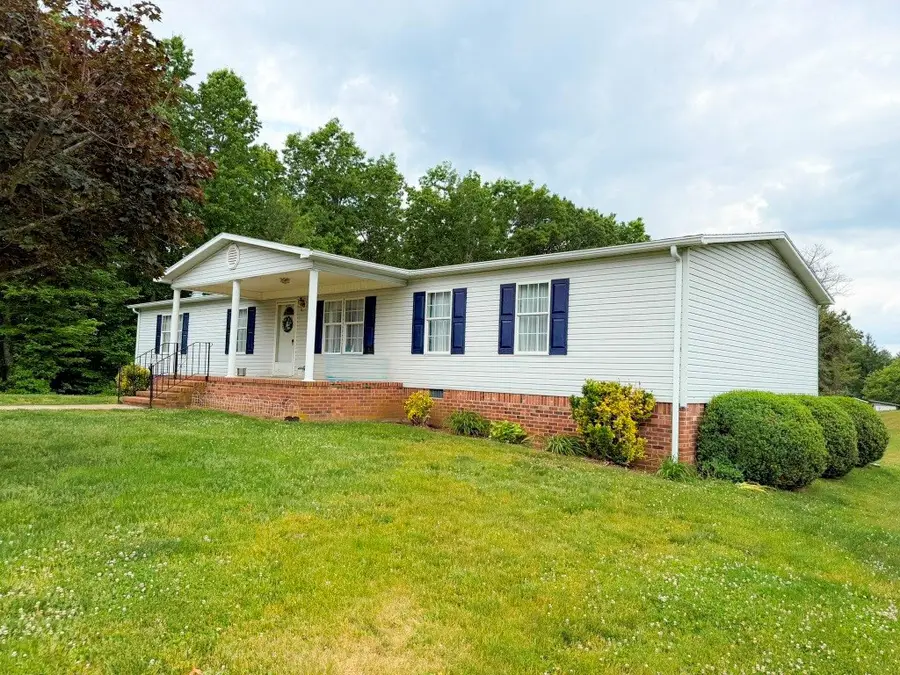 3137 Ivanhoe Road, Fries, VA 24330 - #2