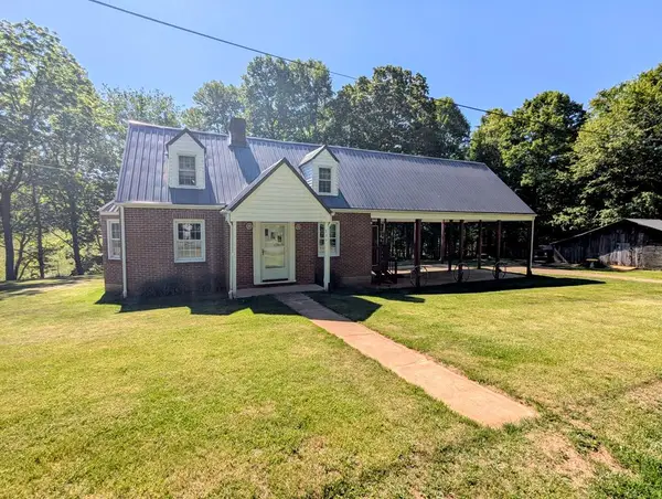 261 Newmantown Rd., Dugspur, VA 24325