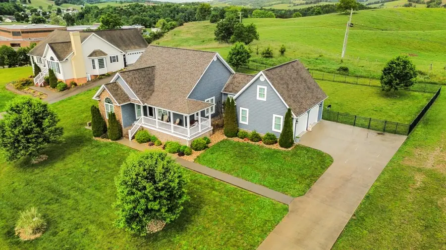 205 Riley st, Lebanon, VA 24266 - #3