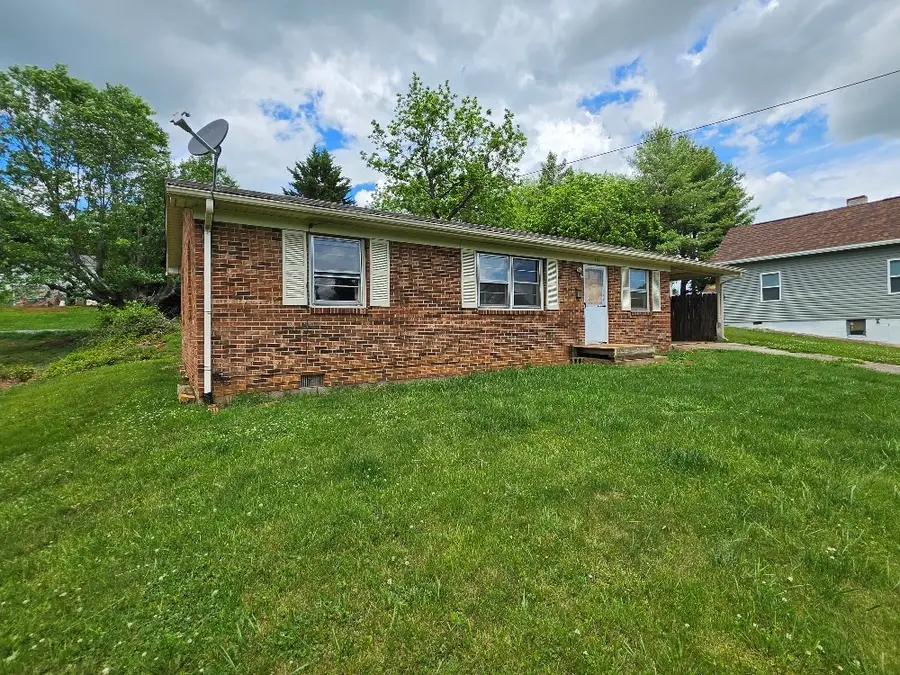 414 Dobyns St, Galax, VA 24333 - #2