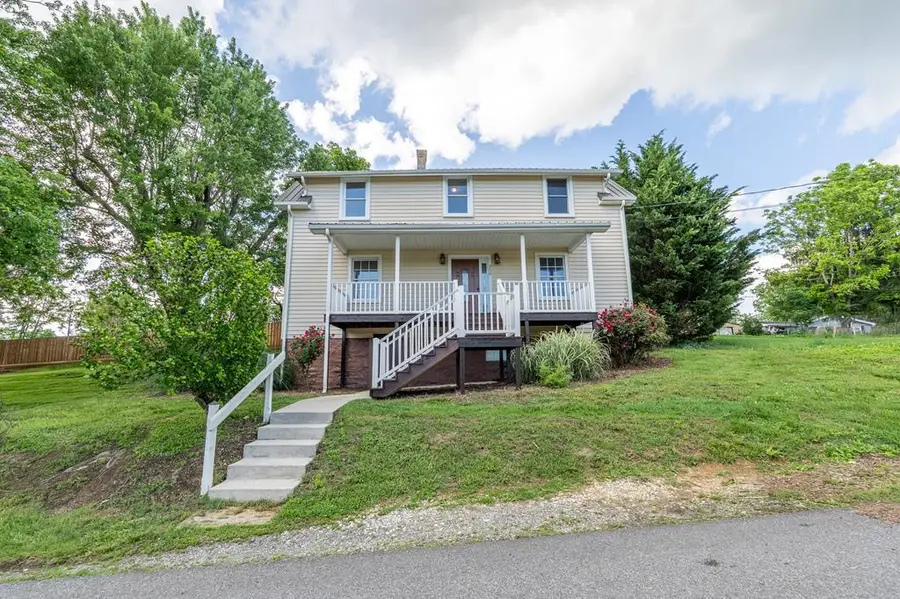 350 Jackson Street, Wytheville, VA 24382 - #2