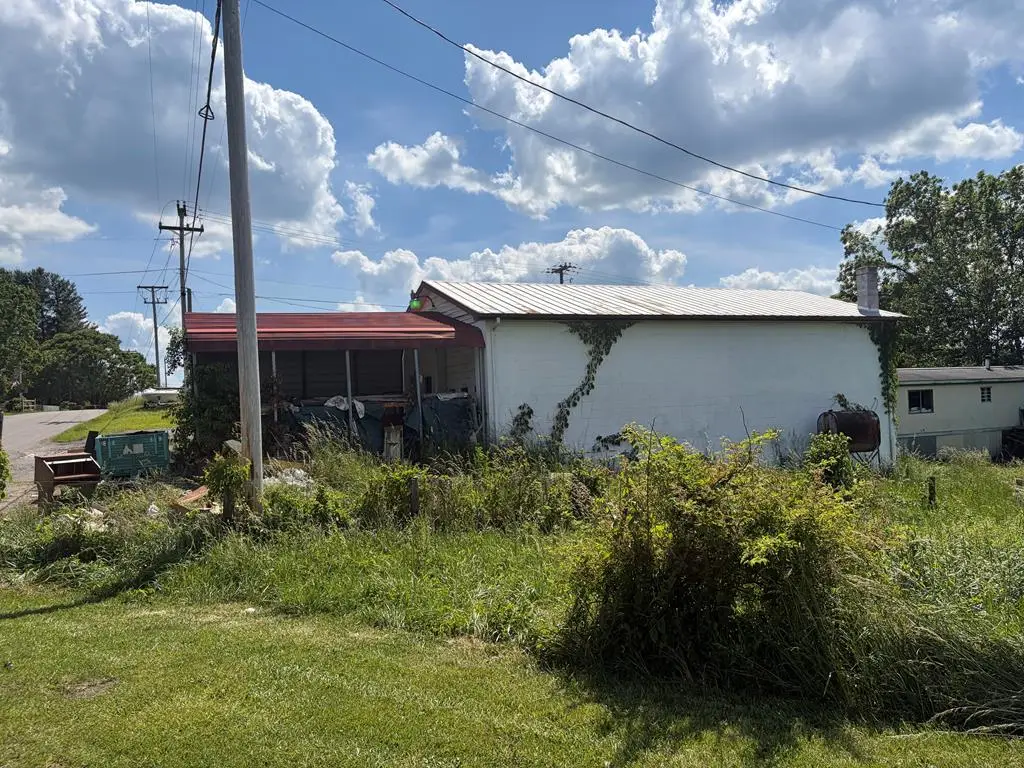 1686 Rescue Rd, Austinville, VA 24312 - #1