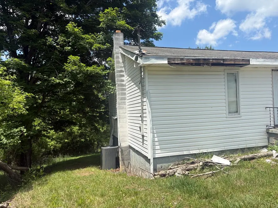 3733 Largen Hill Ct, Pulaski, VA 24301 - #3