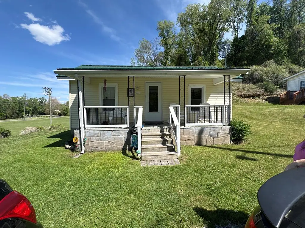 205 Birch Street, Pulaski, VA 24301 - #1