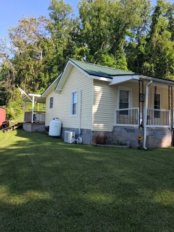 205 Birch Street, Pulaski, VA 24301 - #3