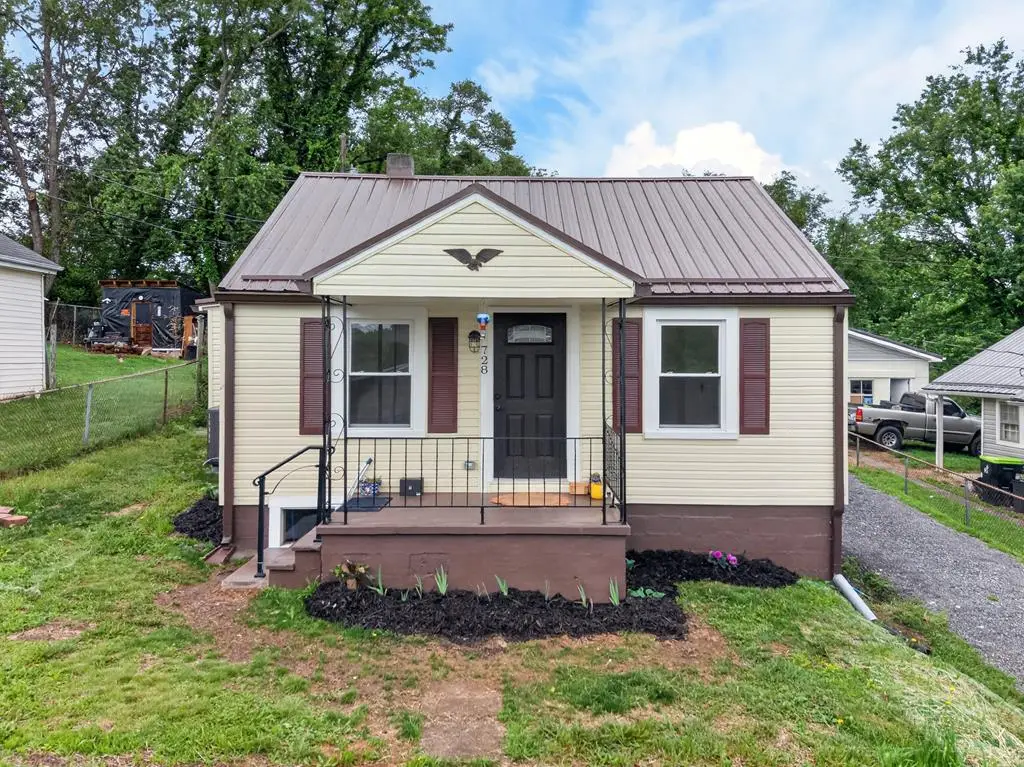 728 Elizabeth St., Pulaski, VA 24301 - #1