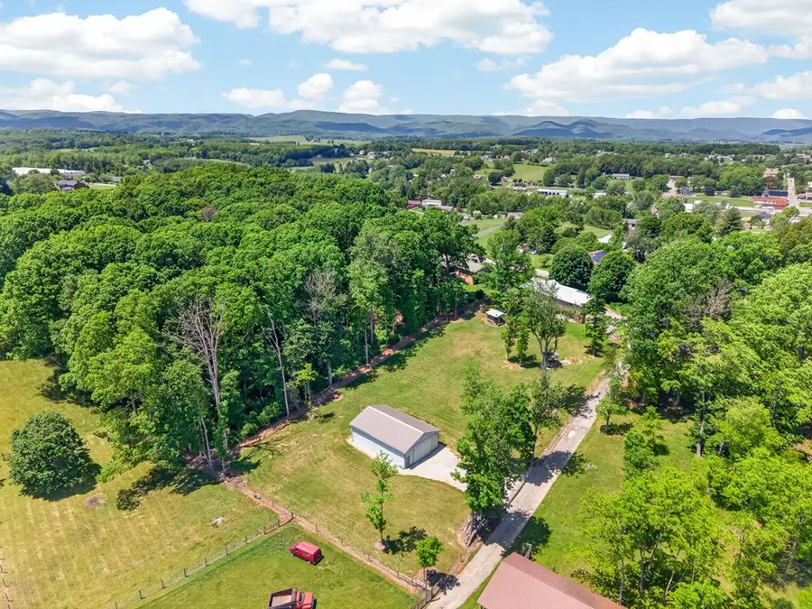 301 Mountain View Ave, Rural Retreat, VA 24368 - #3