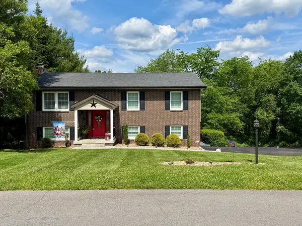 182 Valley Dr, Richlands, VA 24641