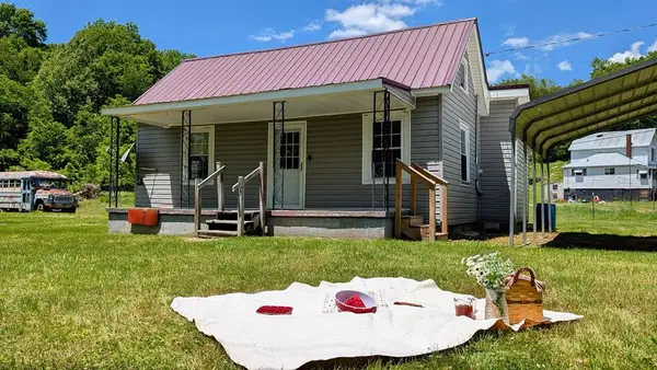 203 Old Quarry Rd, Saltville, VA 24370