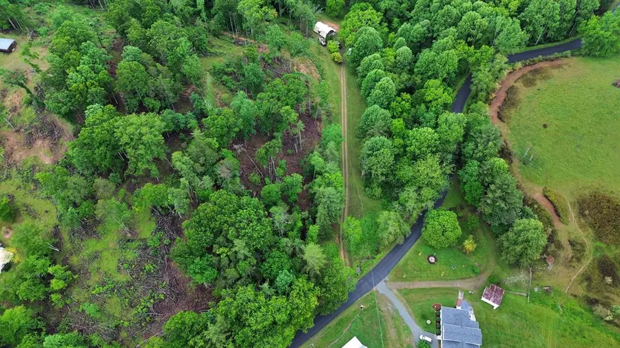 1127 Penn Ford Ln, Independence, VA 24348 - #2