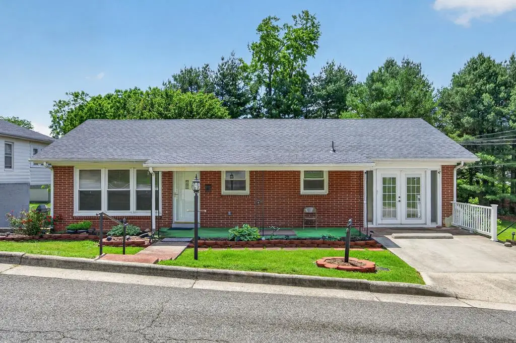 1055 North, Wytheville, VA 24382 - #1