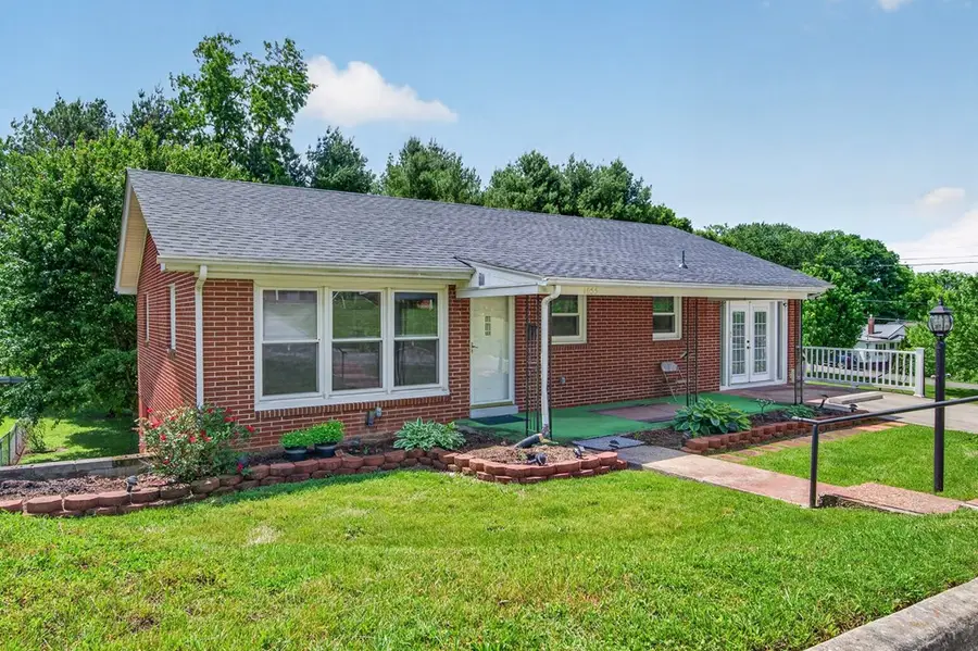 1055 North, Wytheville, VA 24382 - #2