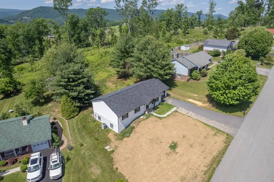 20 Cove Hills Lane, Wytheville, VA 24382 - #2