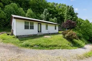 5612 HURRICANE CREEK RD, Vansant, VA 24656 - #1