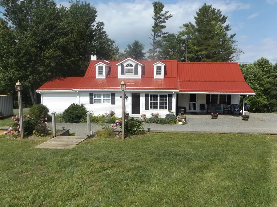 414 Chippewa Ln, Laurel Fork, VA 24352 - #3