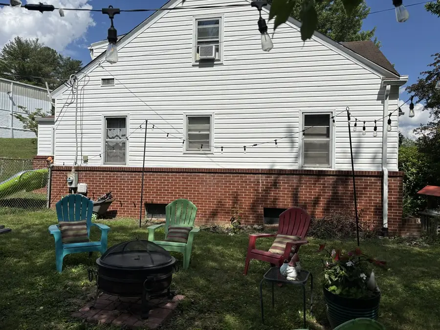 713 Powerhouse Rd, Independence, VA 24348 - #2