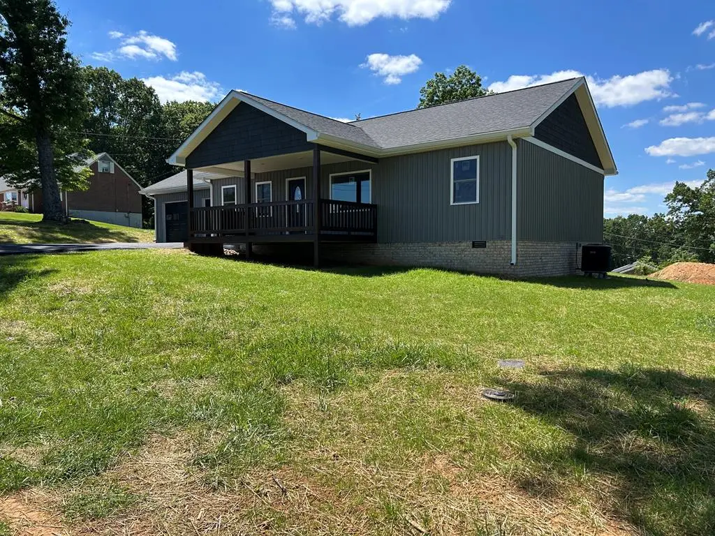 336 336 Edgewood Dr., Hillsville, VA 24343 - #1