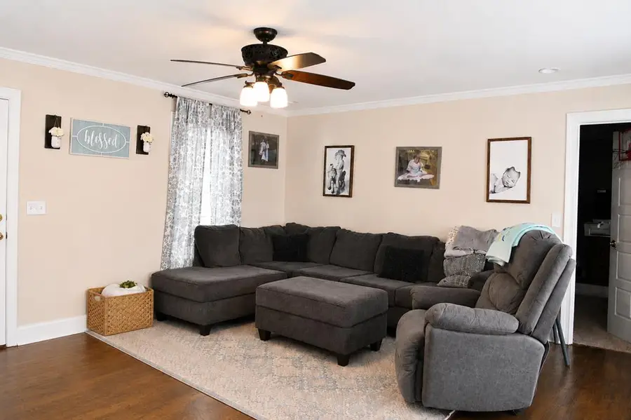 142 4th street, Cedar Bluff, VA 24609 - #2