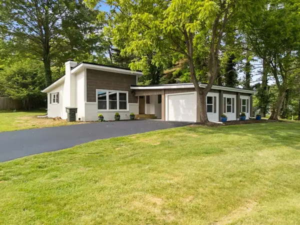 121 Hill Dr, Abingdon, VA 24210