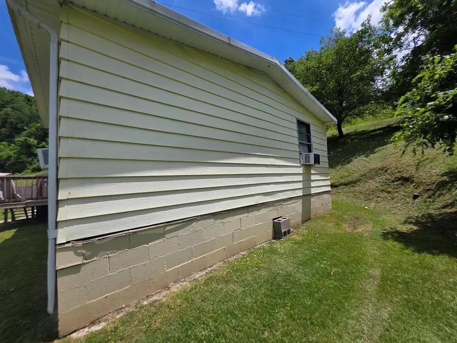 217 Brown Hollow Rd, Richlands, VA 24641 - #3