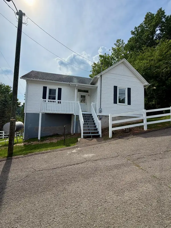 102 BOSS ROW, Fries, VA 24330