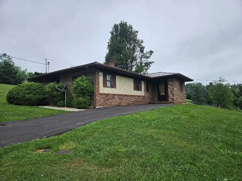464 Adwolfe Rd, Marion, VA 24354 - #1