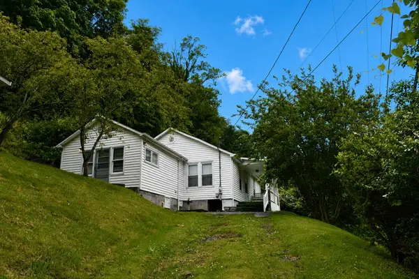 3823 Hoot Owl Rd, Grundy, VA 24614
