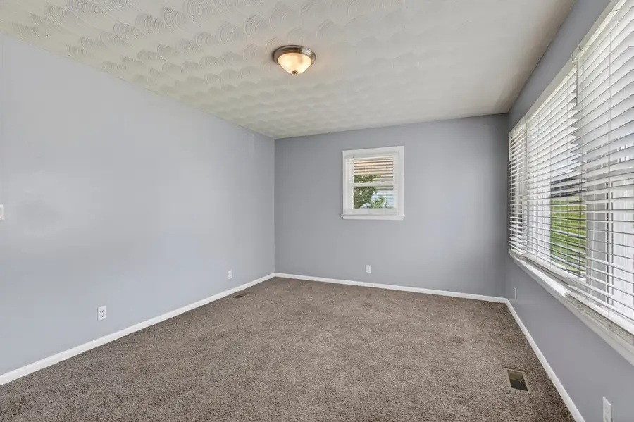 405 Holston Heights Dr., Glade Spring, VA 24319 - #3