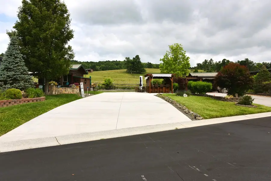 2524 Edmonds Rd, Galax, VA 24333 - #2