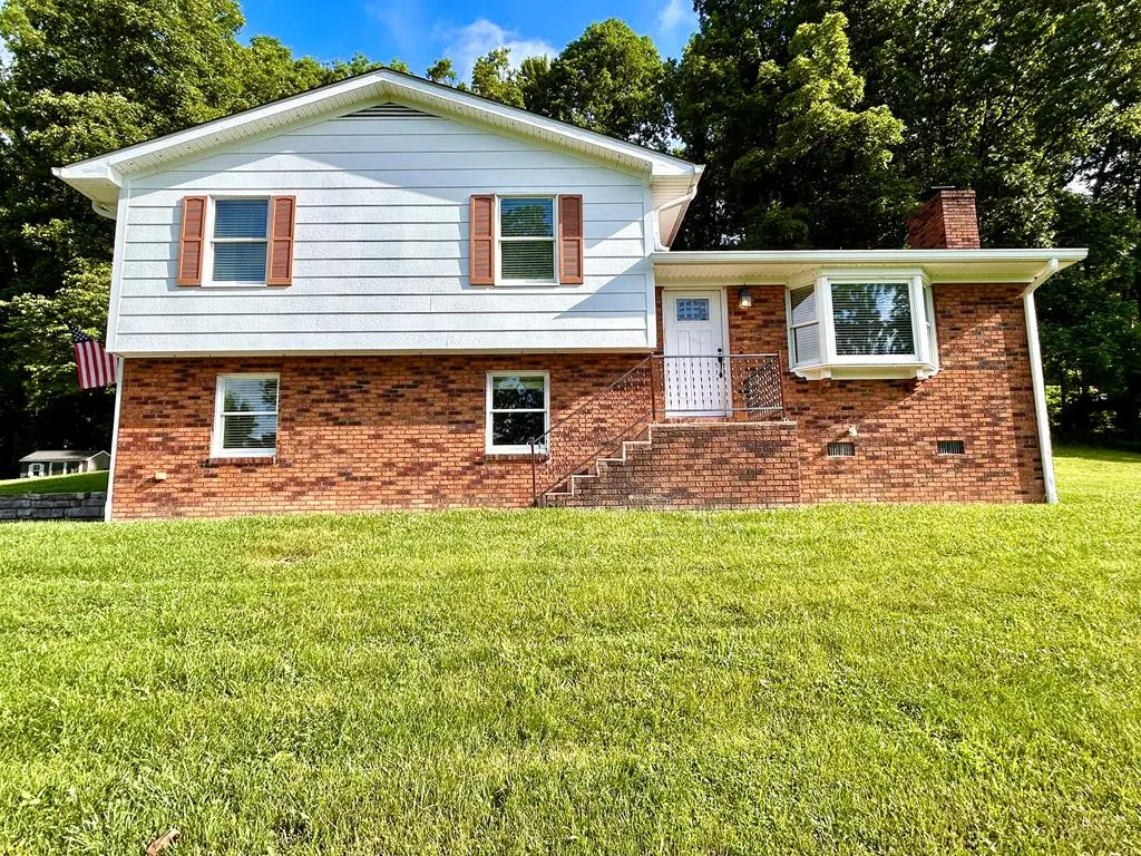 956 Grace St., Pounding Mill, VA 24637 - #1