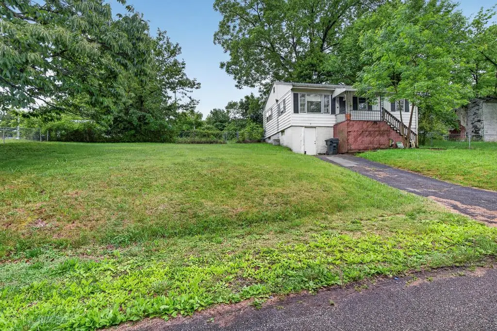 221 Mumpower Drive, Bristol, VA 24201 - #1