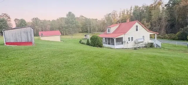 548 Hunters Ridge Rd, Dugspur, VA 24325 - #2