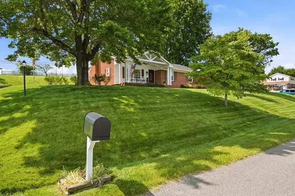 103 Prospect Ave, Galax, VA 24333